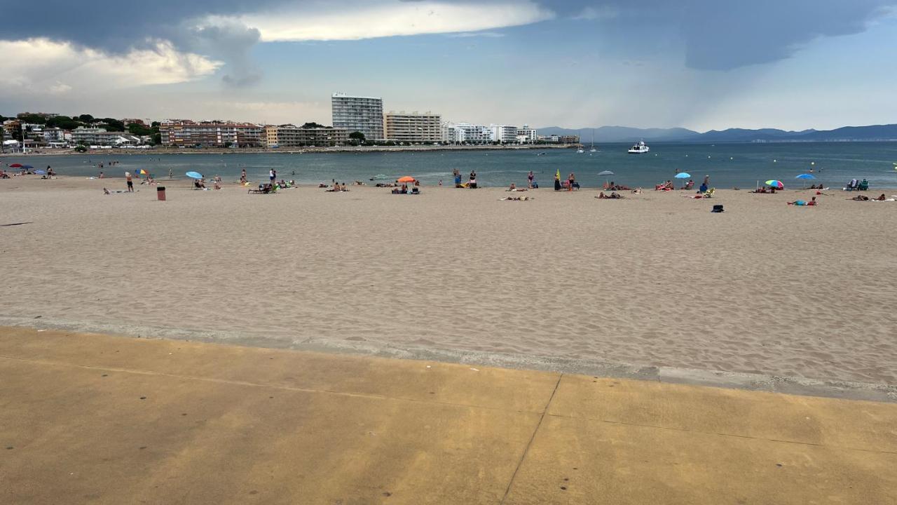 Apartamento En La Playa. Free Parking. Free Wifi Л'Аскала Екстер'єр фото